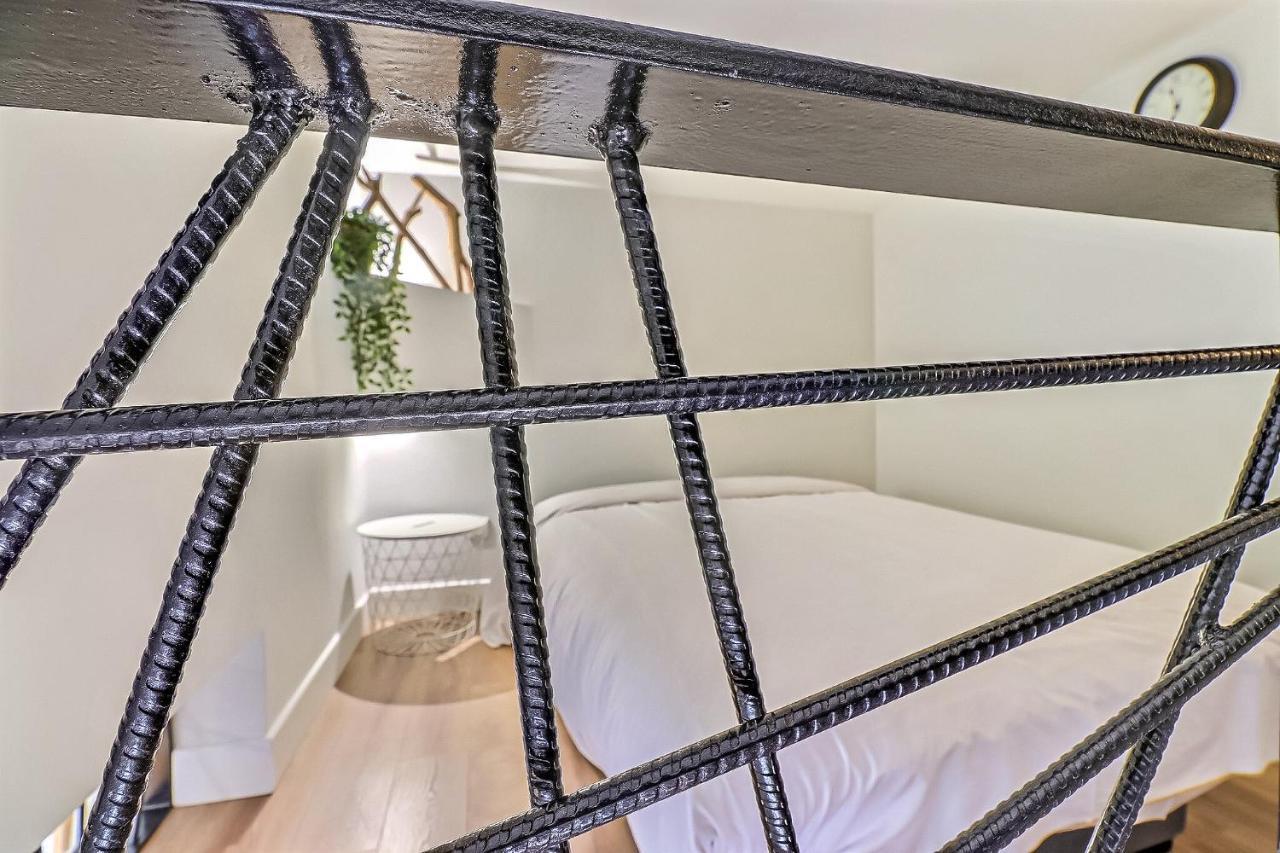 Appartamento Appart Cosy, Mezzanine Clim et Terrasse à 200m de la Gare Nîmes Esterno foto